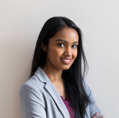 Dra. Maria S., Sócia de Escritório